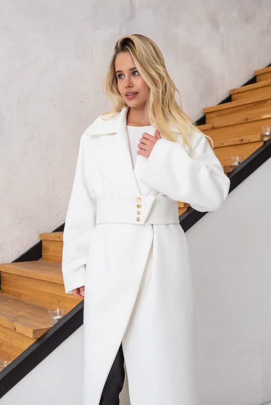 Kimono coat. Composition: cashmere and wool. Wide elastic waistband.