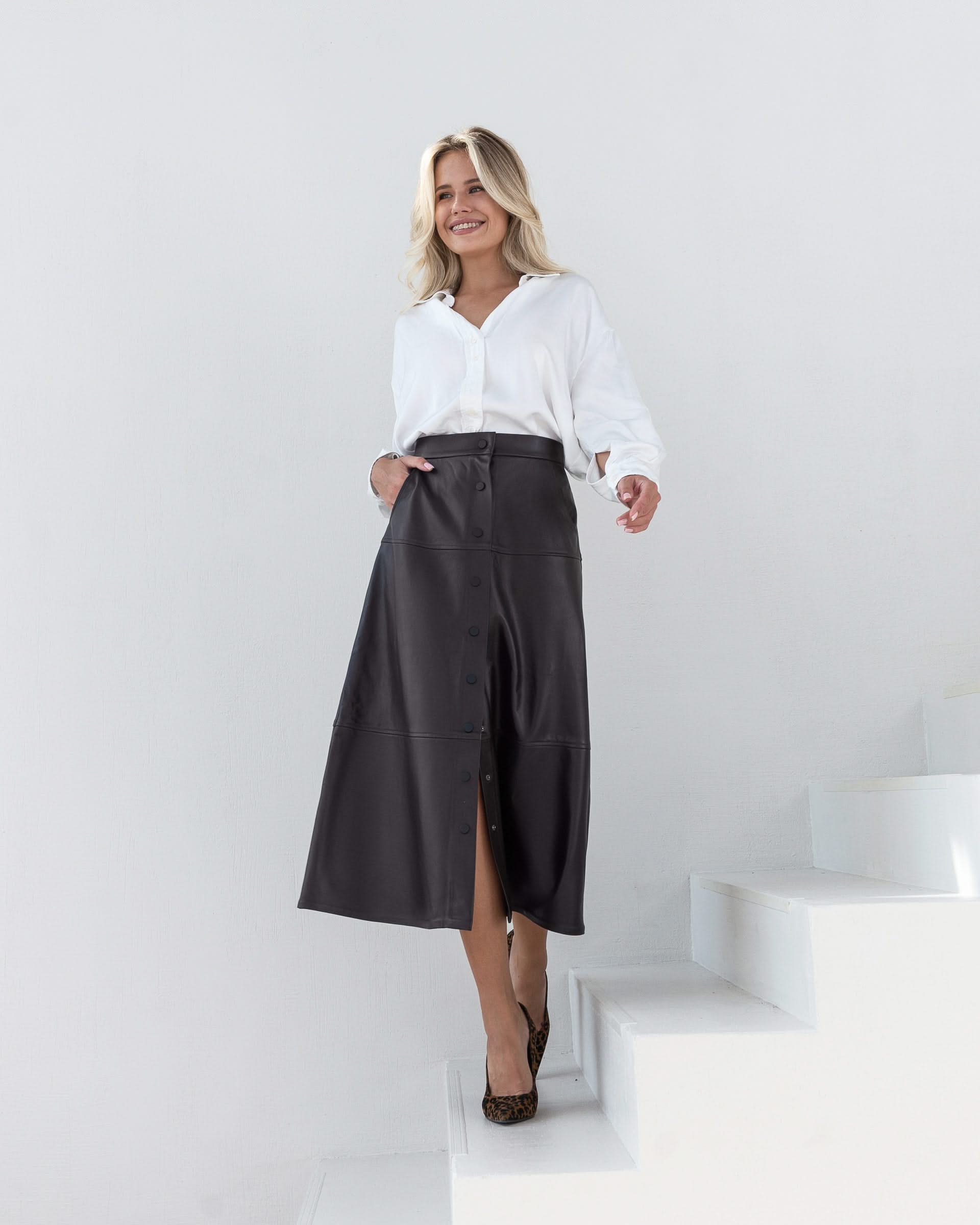 Sheepskin A-line skirt. Buttoned.