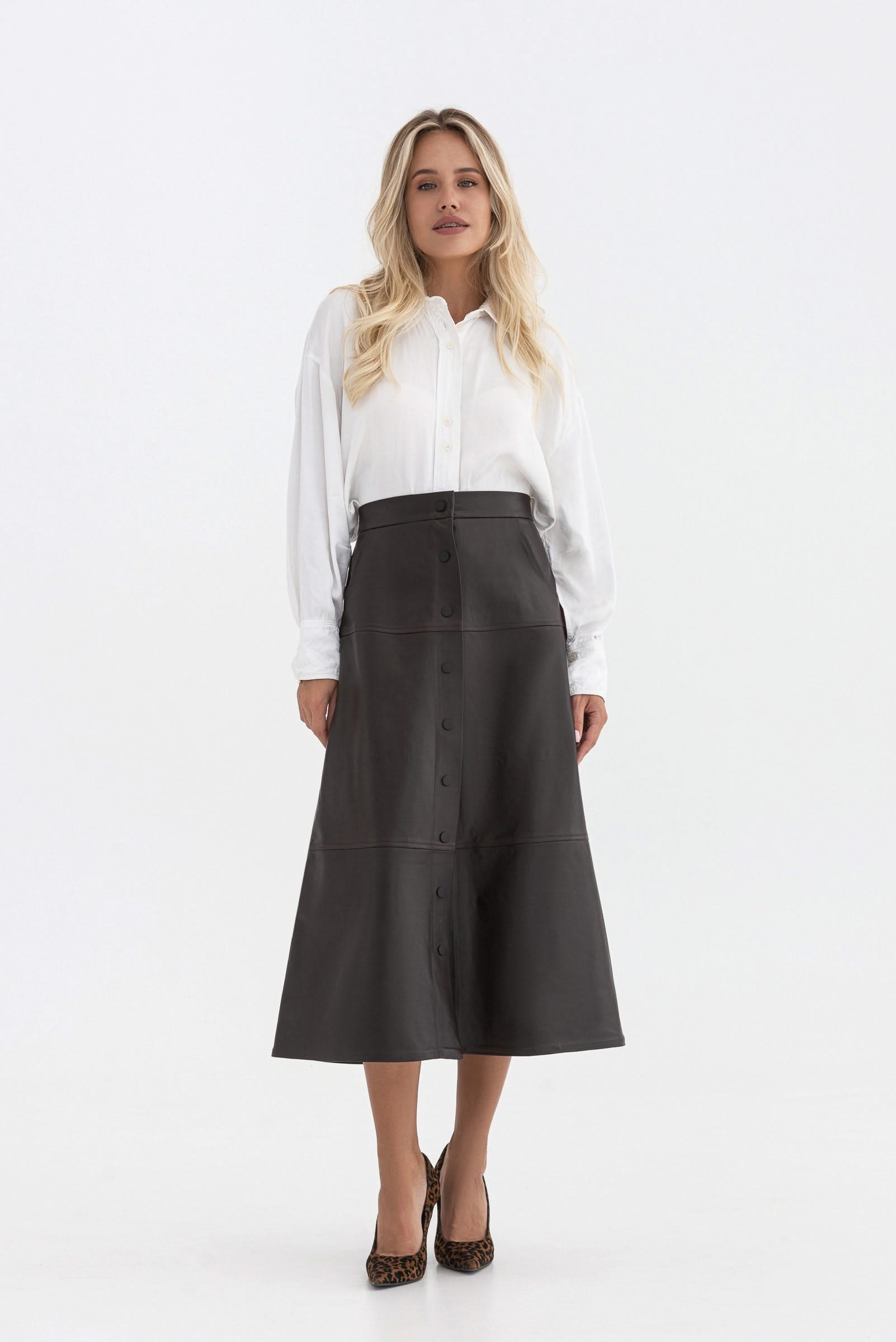 Sheepskin A-line skirt. Buttoned.